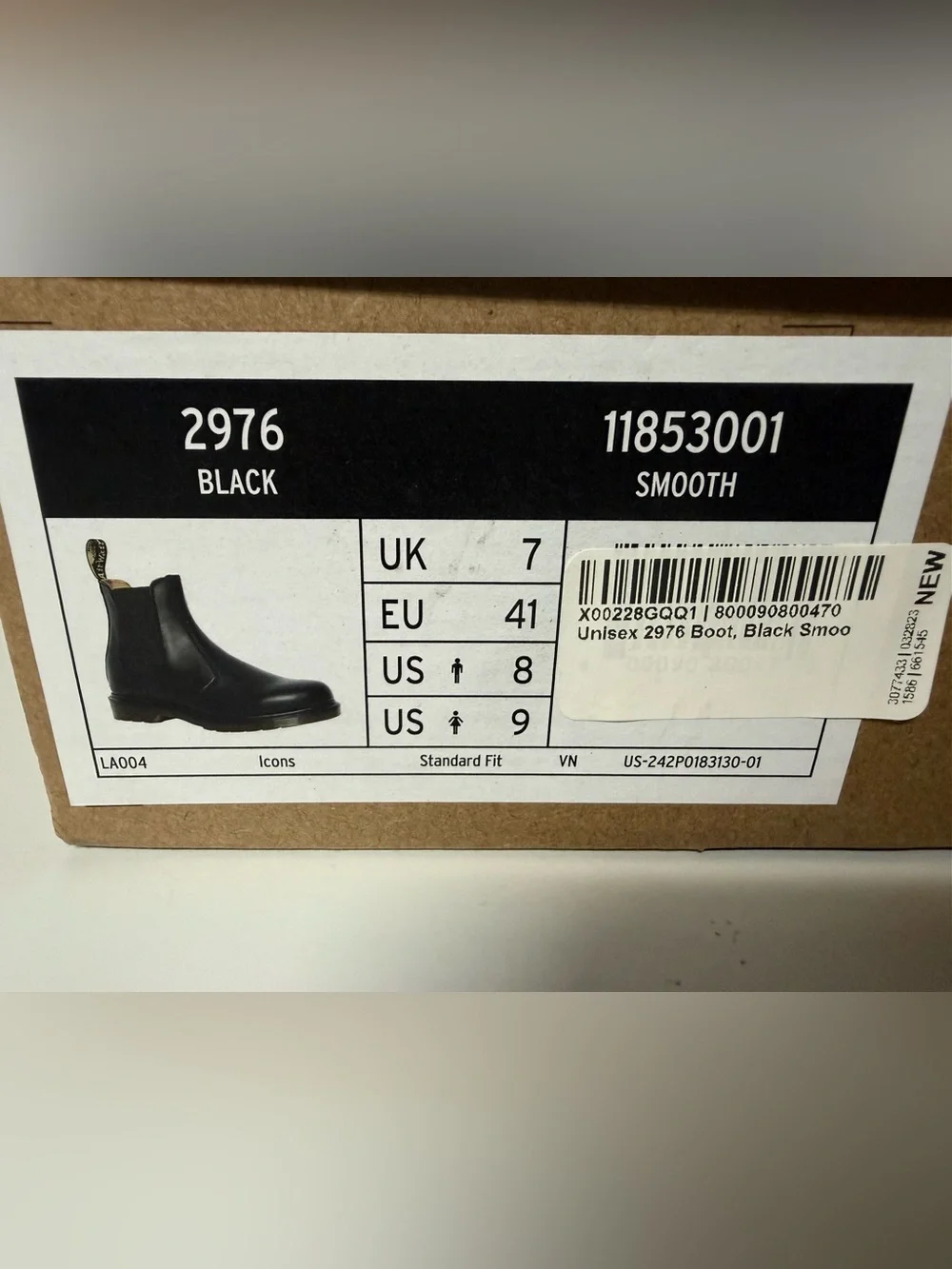 NWT DR MARTENS 2976 SLIP RESISTANT Leather Chelsea Boots Men’s 8/Women’s 9